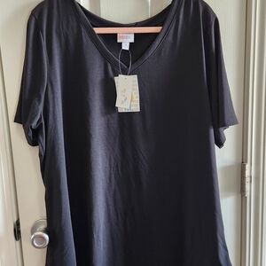 LuLaRoe Black Relaxed Short Sleeve T-Shirt